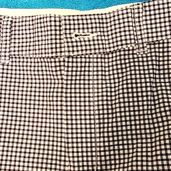 Women's  Everyday shorts - Picture 2 of 6